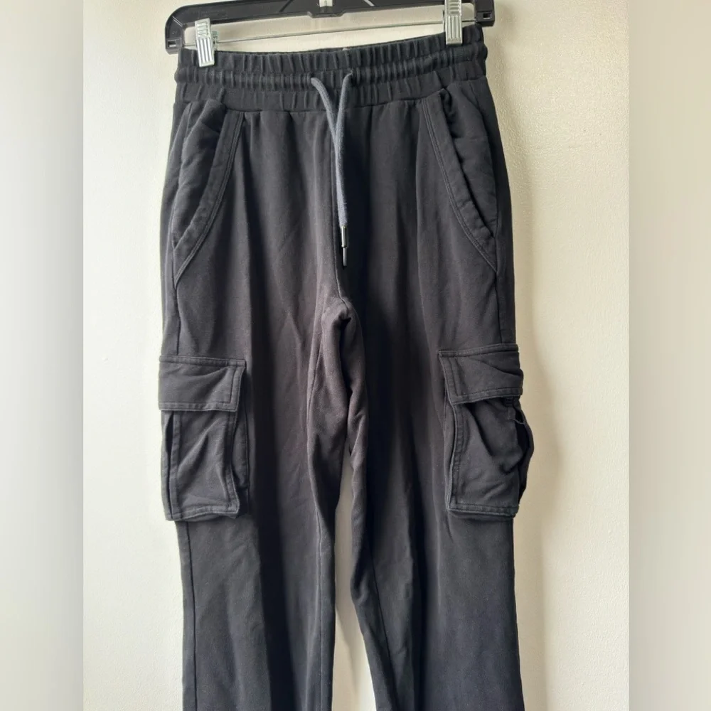 ALO Yoga stylish black